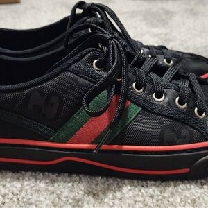 Gucci Off The Grid Sneaker
Size 8 mens